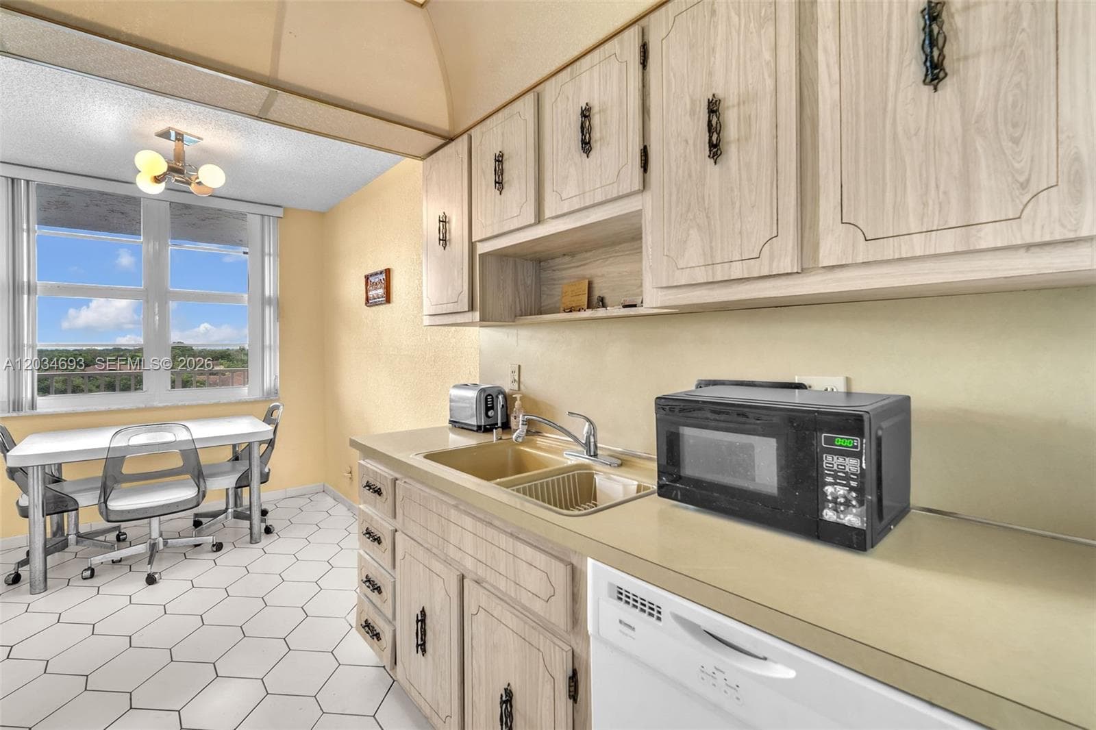 250 Jacaranda Dr # 704, Plantation, FL 33324 — zdjęcie 4
