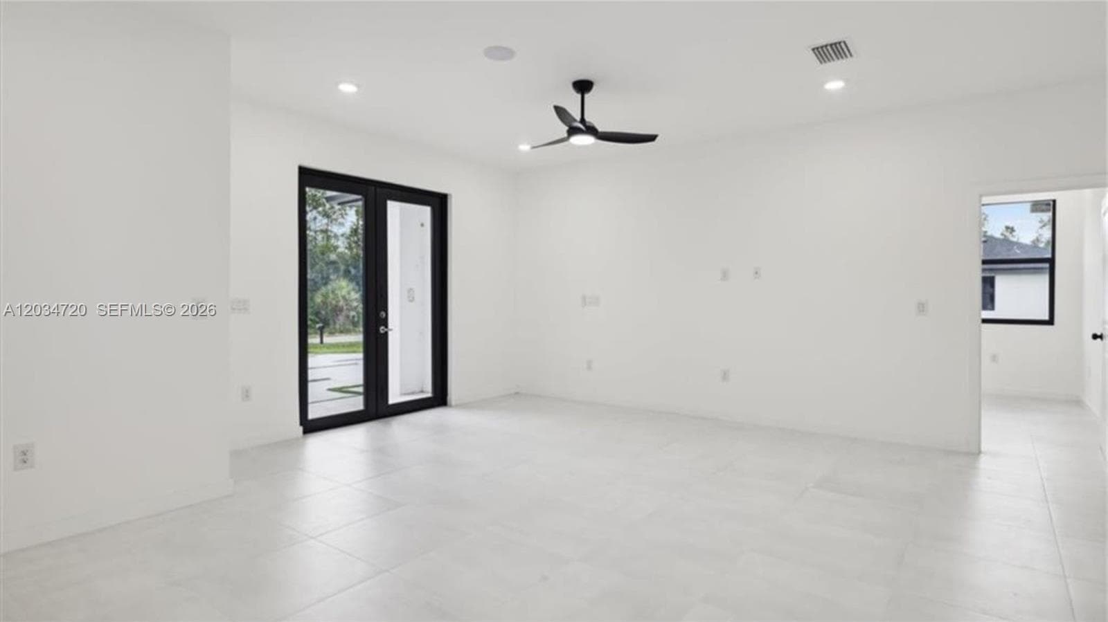 1310 Jefferson Ave, Lehigh Acres, FL 33972 — zdjęcie 4