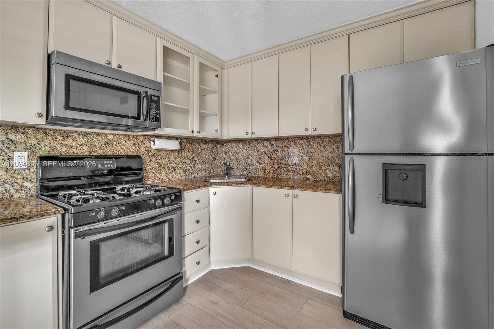 3245 Virginia St # 24, Miami, FL 33133 — zdjęcie 4