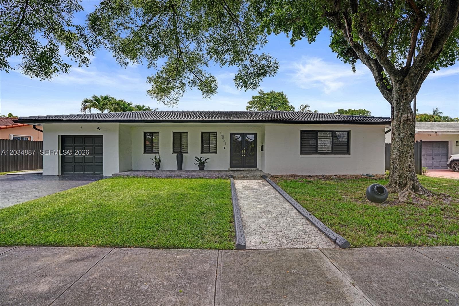 14021 Cypress Ct, Miami Lakes, FL 33014 — zdjęcie 3