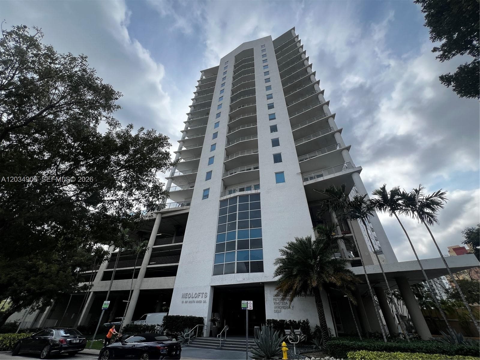 10 SW South River Dr # 812, Miami, FL 33130