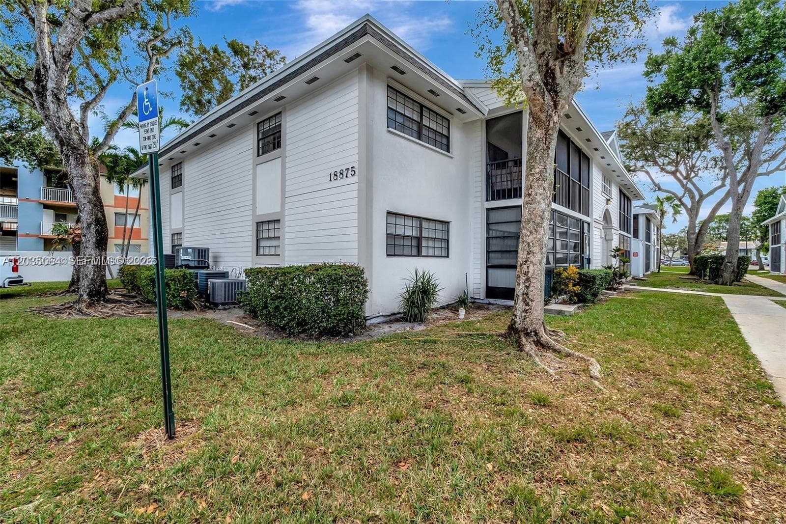 18965 NW 62nd Ave # 210, Hialeah, FL 33015 — zdjęcie 3