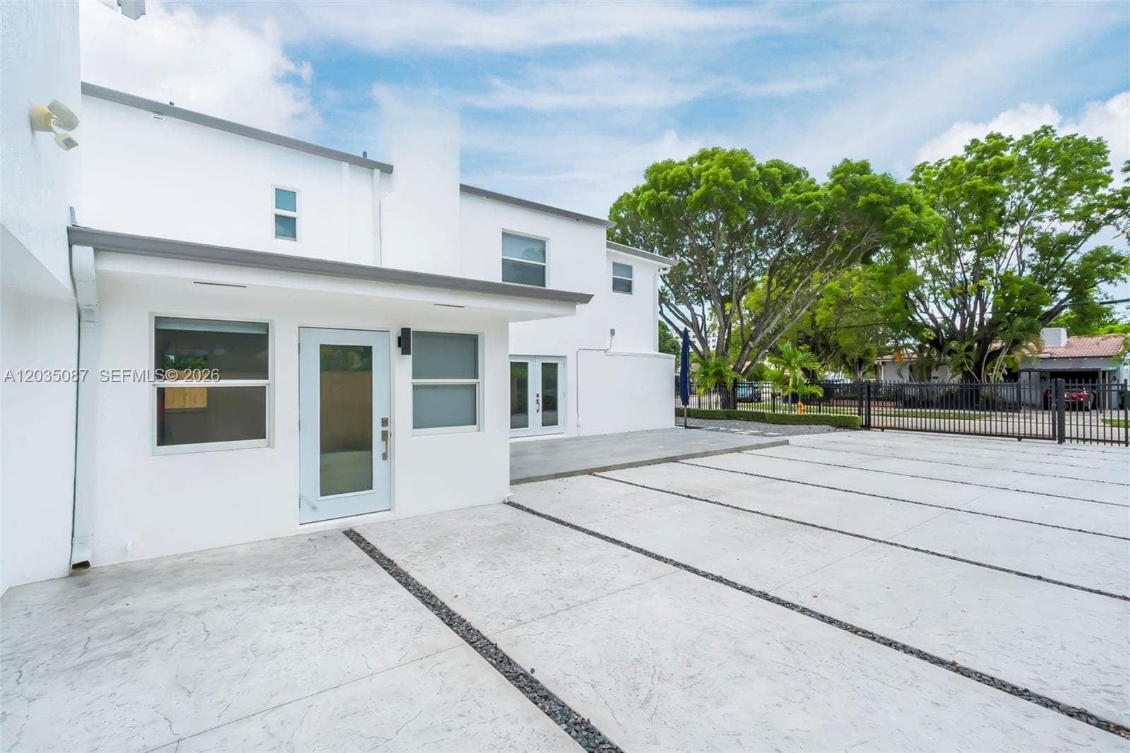 590 SW 23rd Ave, Miami, FL 33135 — zdjęcie 2