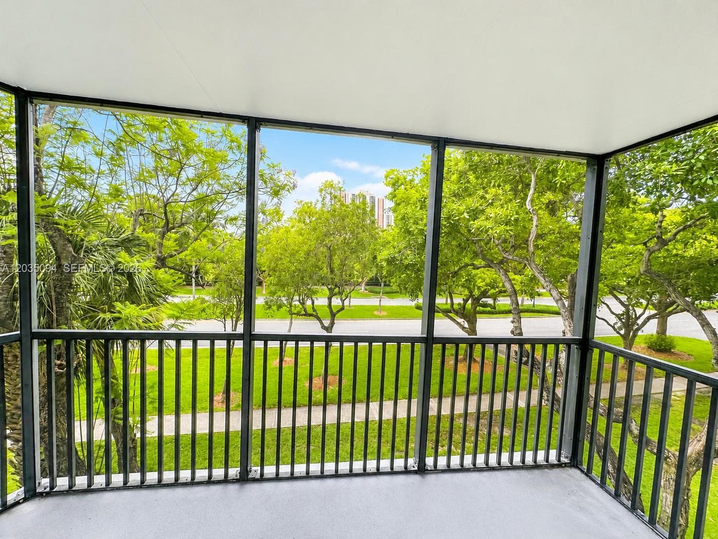 3301 N Country Club Dr # 305, Aventura, FL 33180 — zdjęcie 4