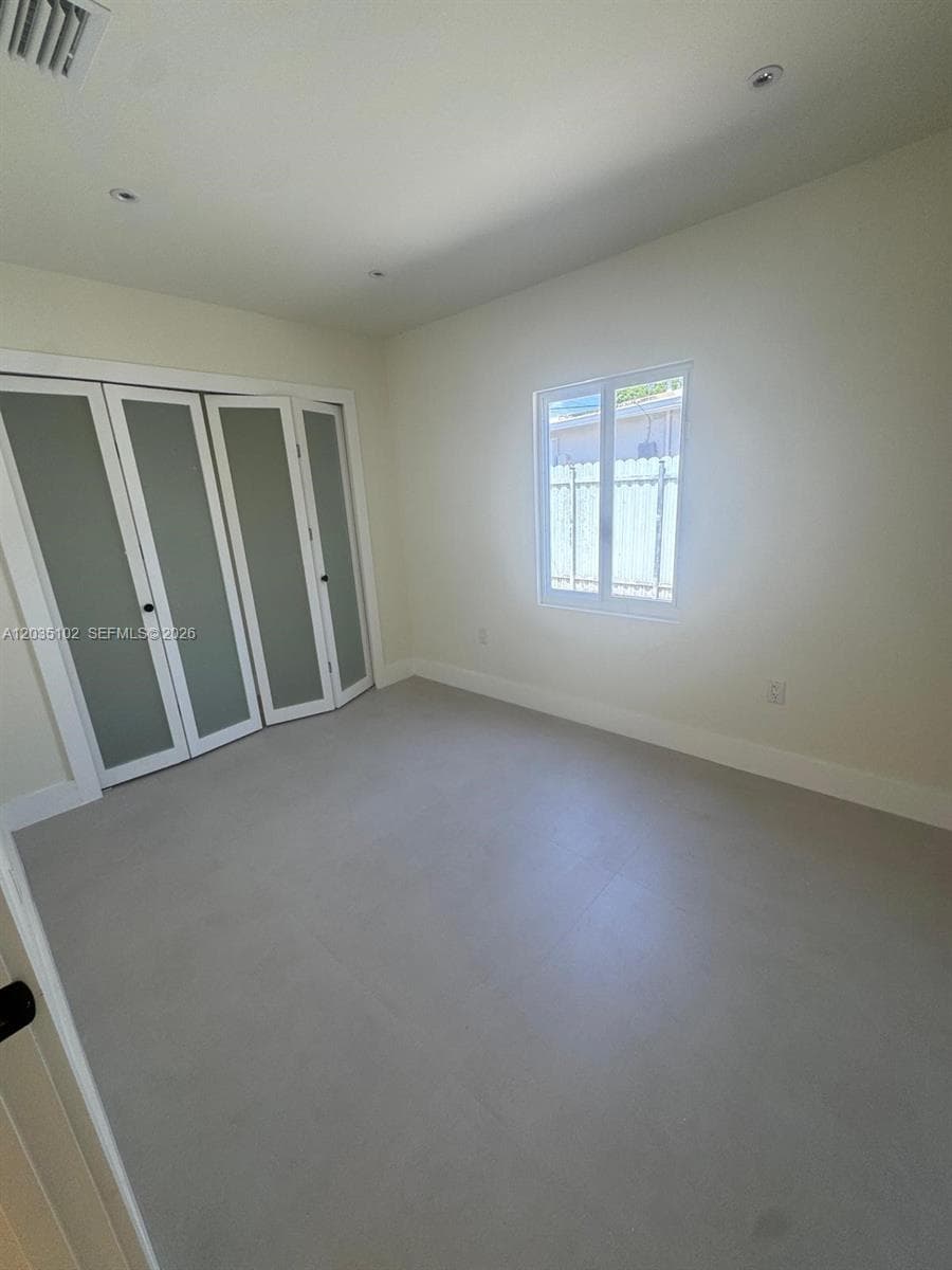 841 NE 4th Pl, Hialeah, FL 33010 — zdjęcie 4