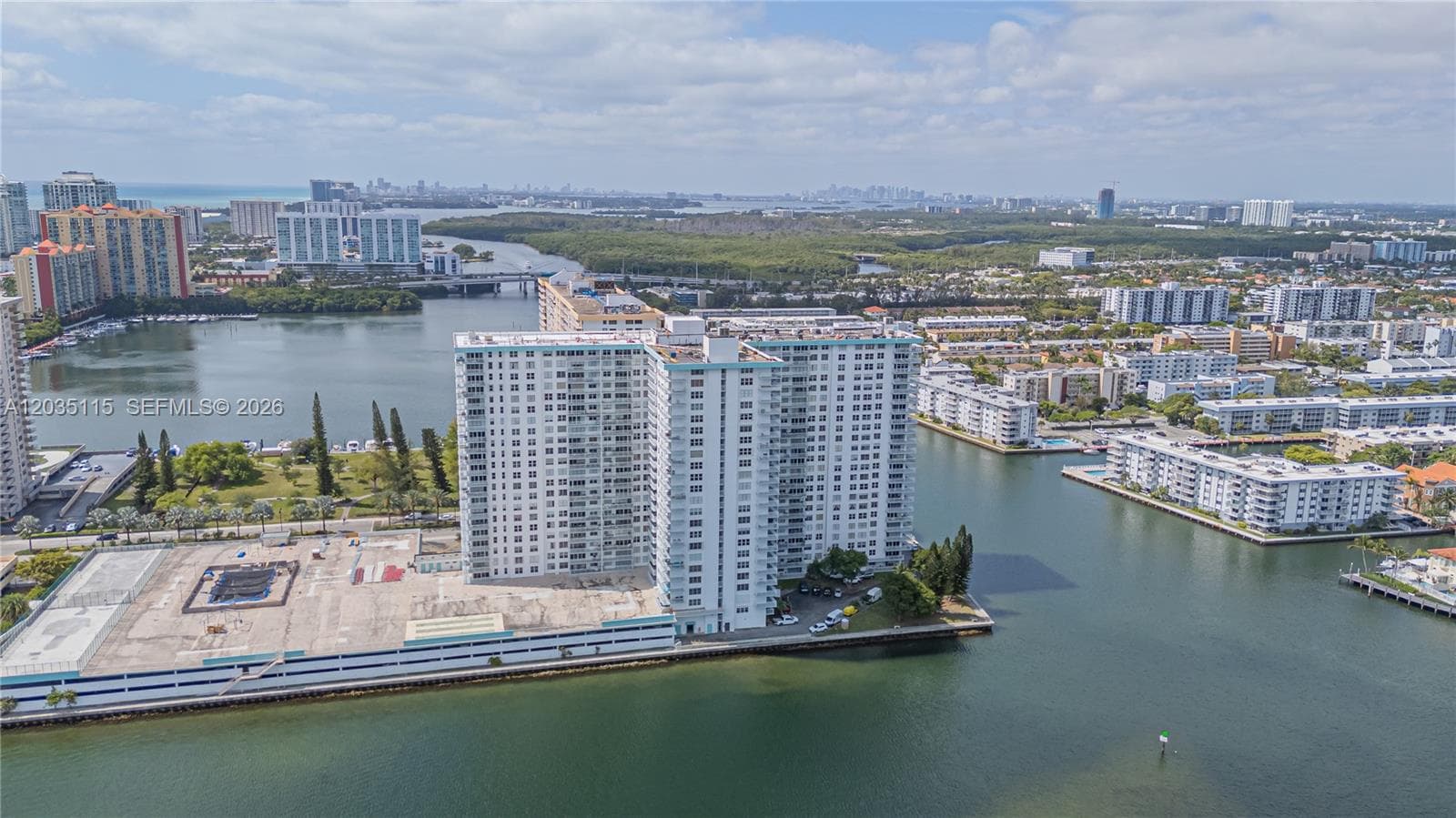 301 174 ST # 702, Sunny Isles Beach, FL 33160 — zdjęcie 2