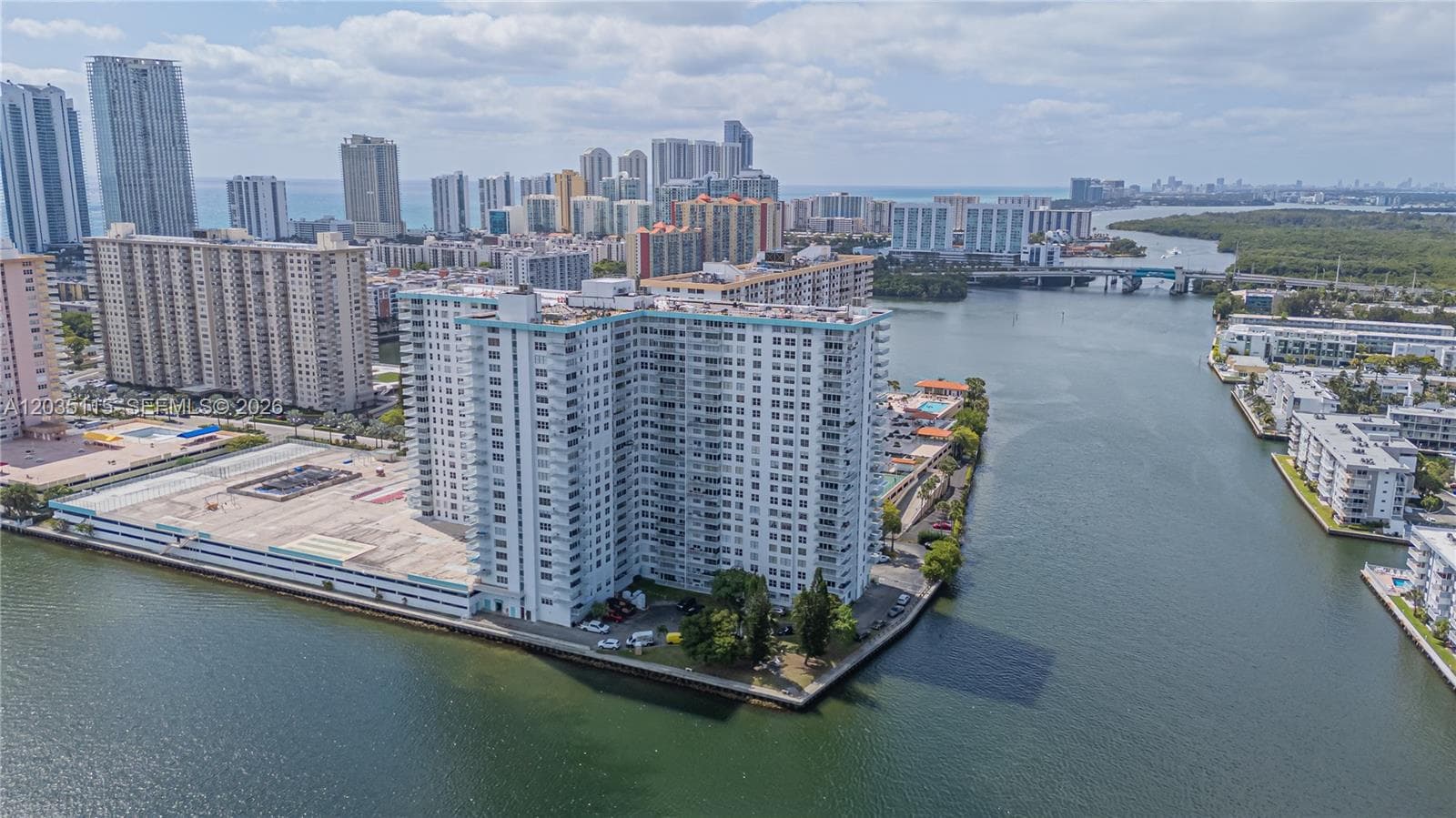 301 174 ST # 702, Sunny Isles Beach, FL 33160 — zdjęcie 3