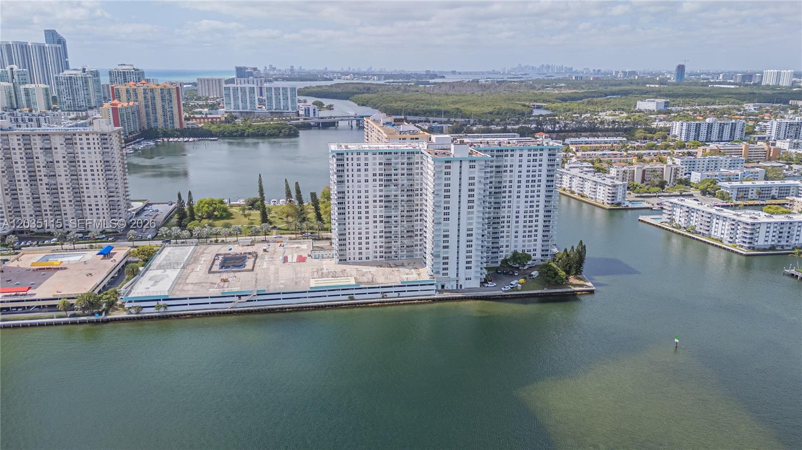 301 174 ST # 702, Sunny Isles Beach, FL 33160 — zdjęcie 4