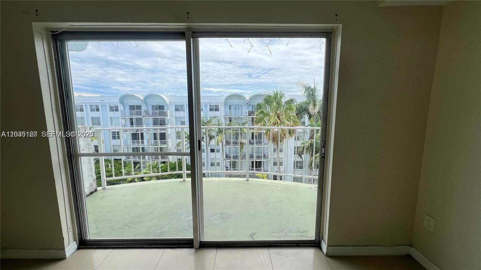 486 NW 165th St Rd # B-606, Miami, FL 33169 — zdjęcie 5