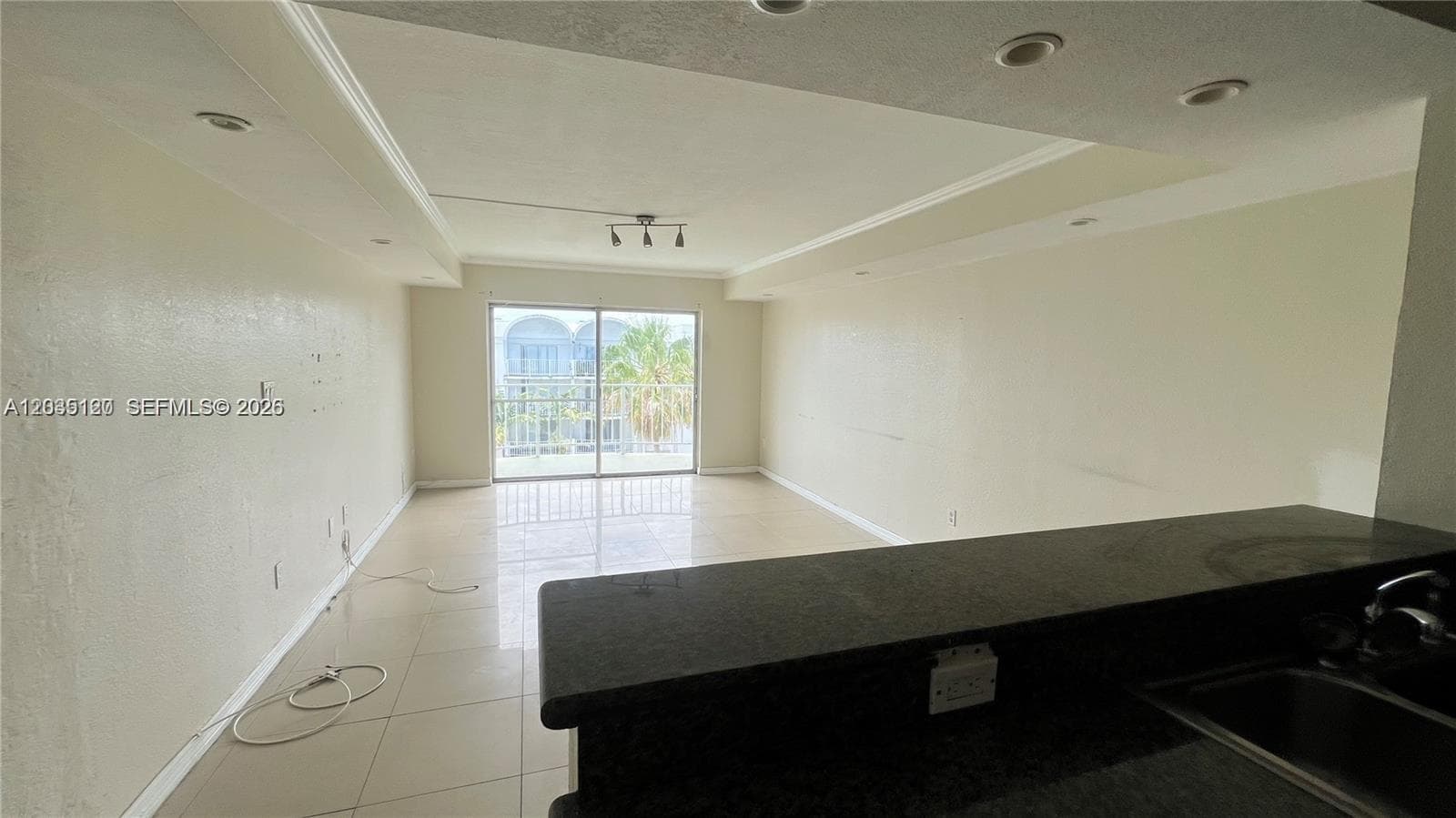 486 NW 165th St Rd # B-606, Miami, FL 33169 — zdjęcie 4