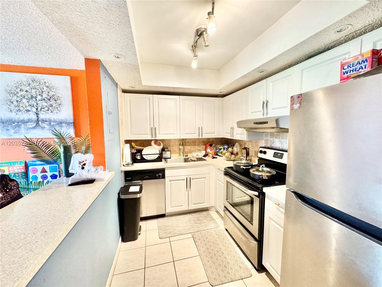5570 NW 44th St # 408A, Lauderhill, FL 33319 — zdjęcie 3