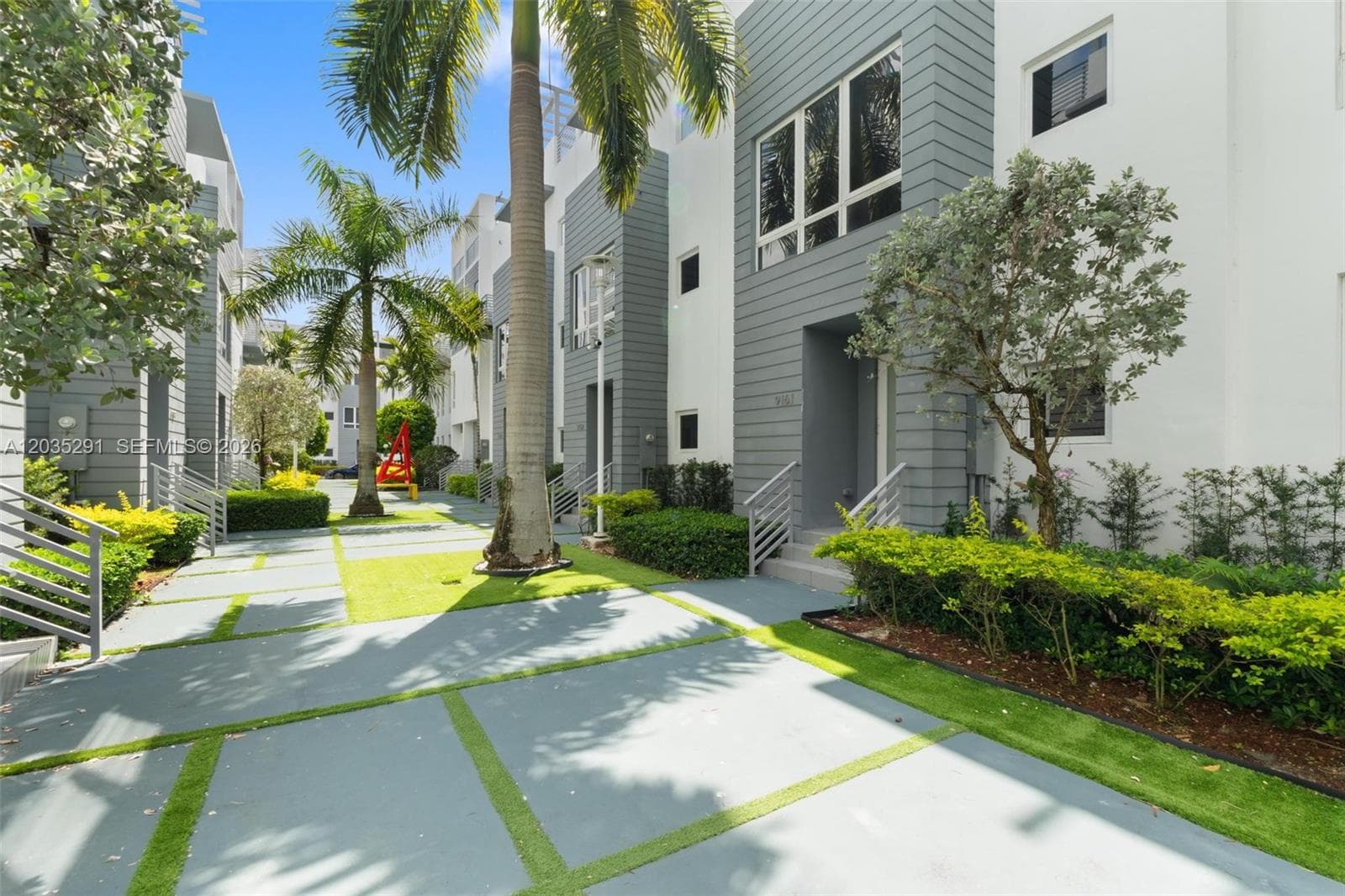 9161 NW 33rd St, Doral, FL 33172 — zdjęcie 2