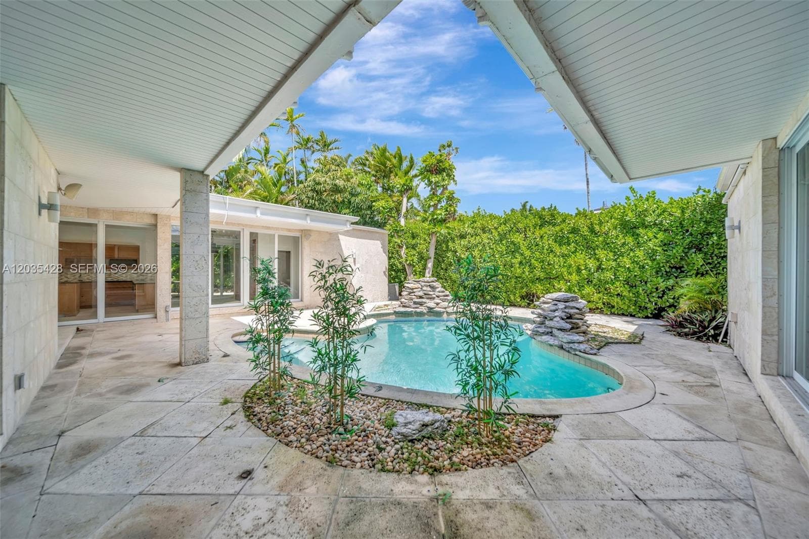 111 S Hibiscus Dr, Miami Beach, FL 33139 — zdjęcie 4