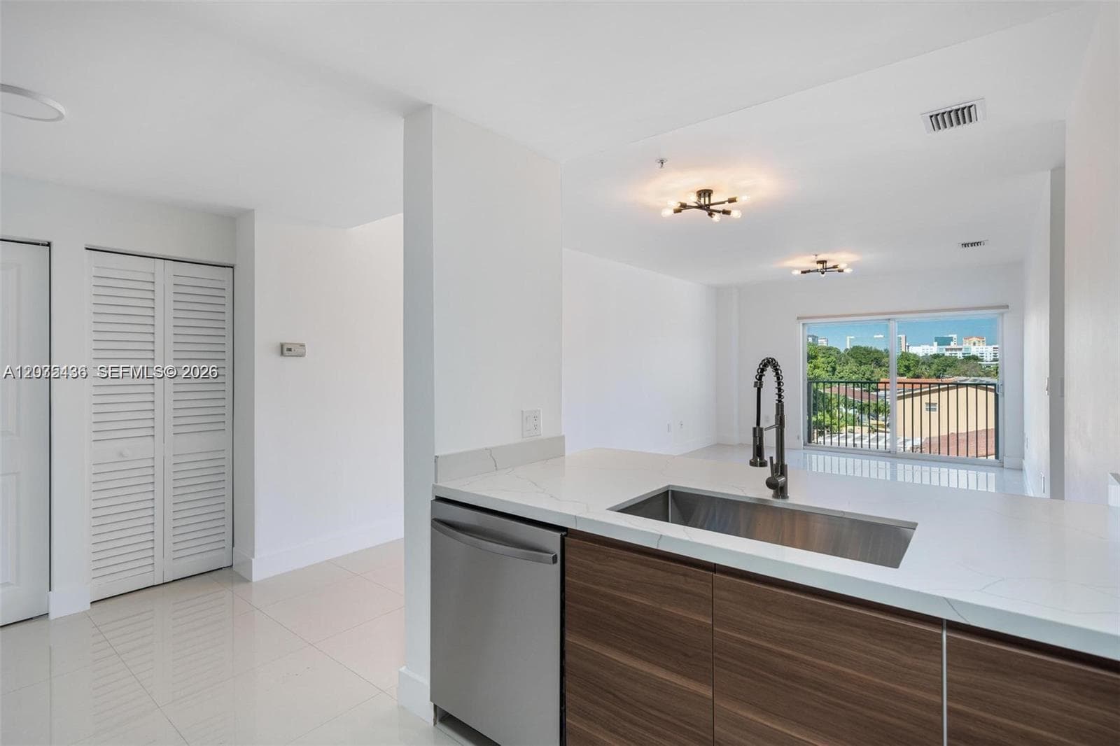 2280 SW 32nd Ave # 201, Miami, FL 33145 — zdjęcie 3