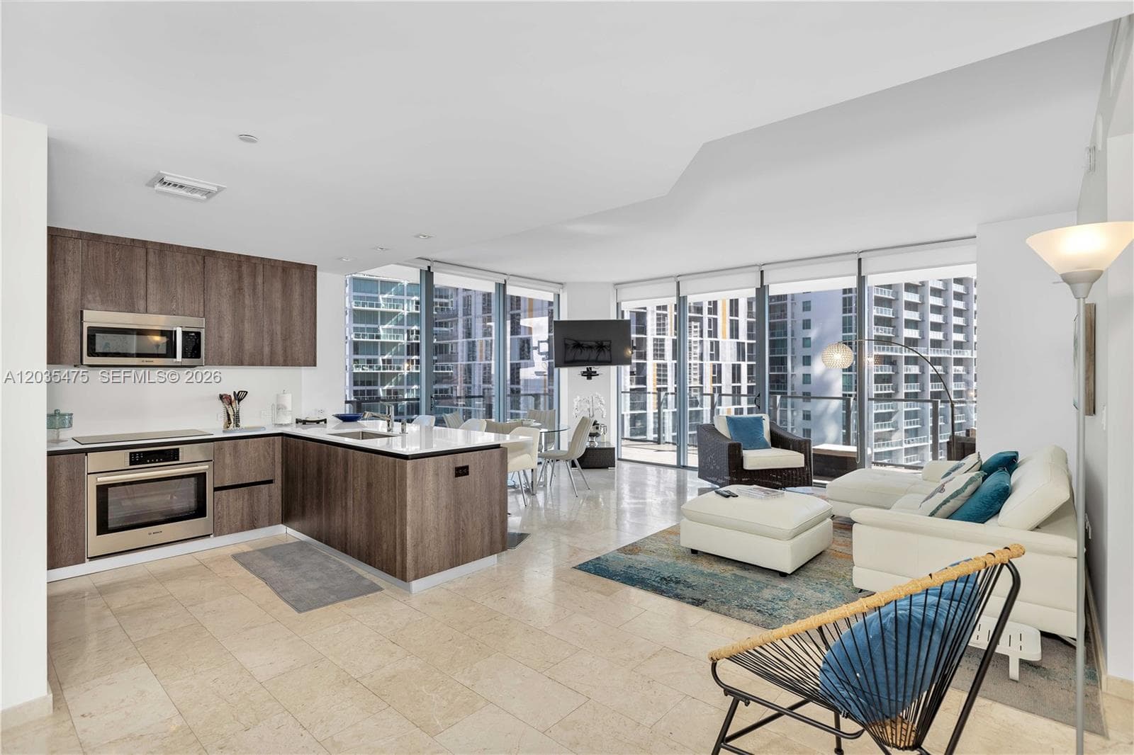 68 SE 6th St # 1611, Miami, FL 33131 — zdjęcie 3