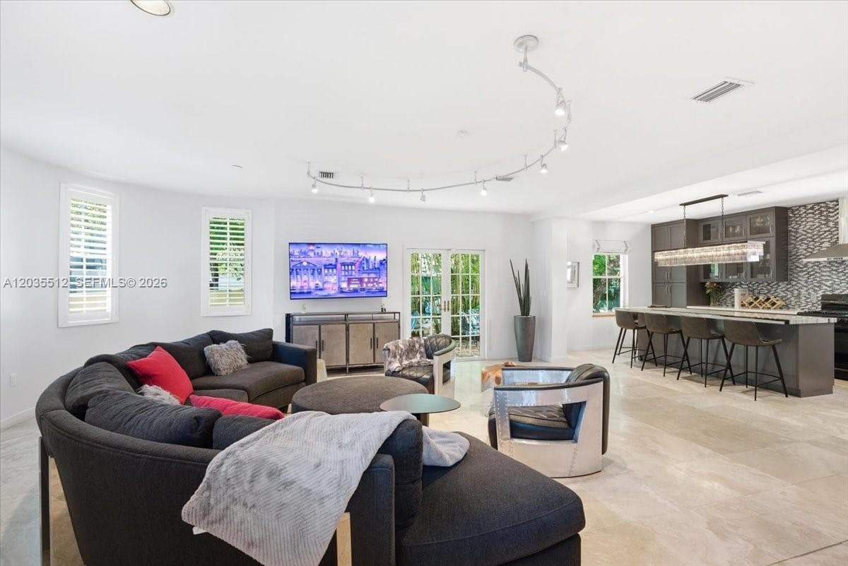 2917 Jackson Ave, Miami, FL 33133 — zdjęcie 2