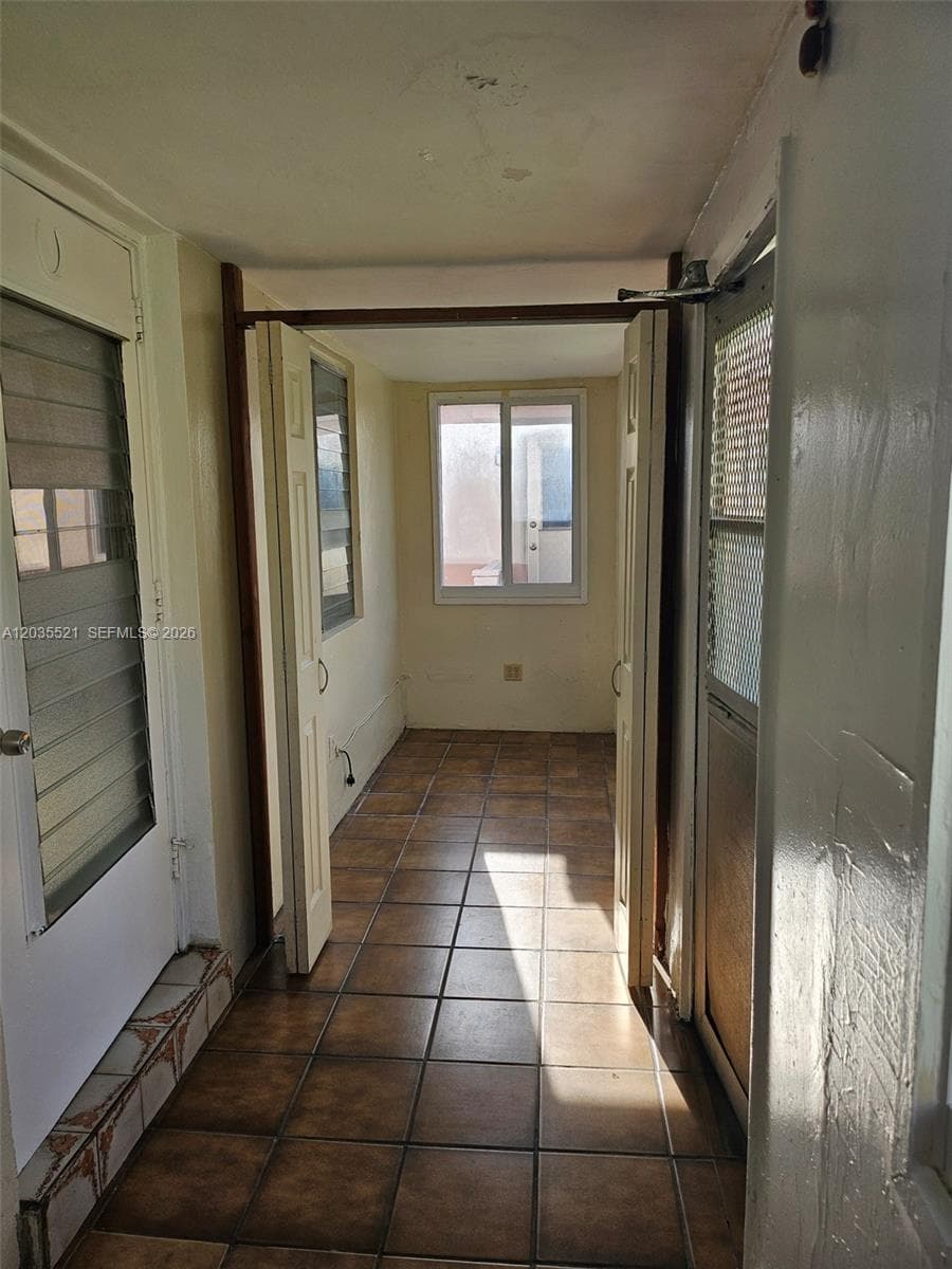 709 NE 4th Ct # 6, Hallandale Beach, FL 33009 — zdjęcie 2