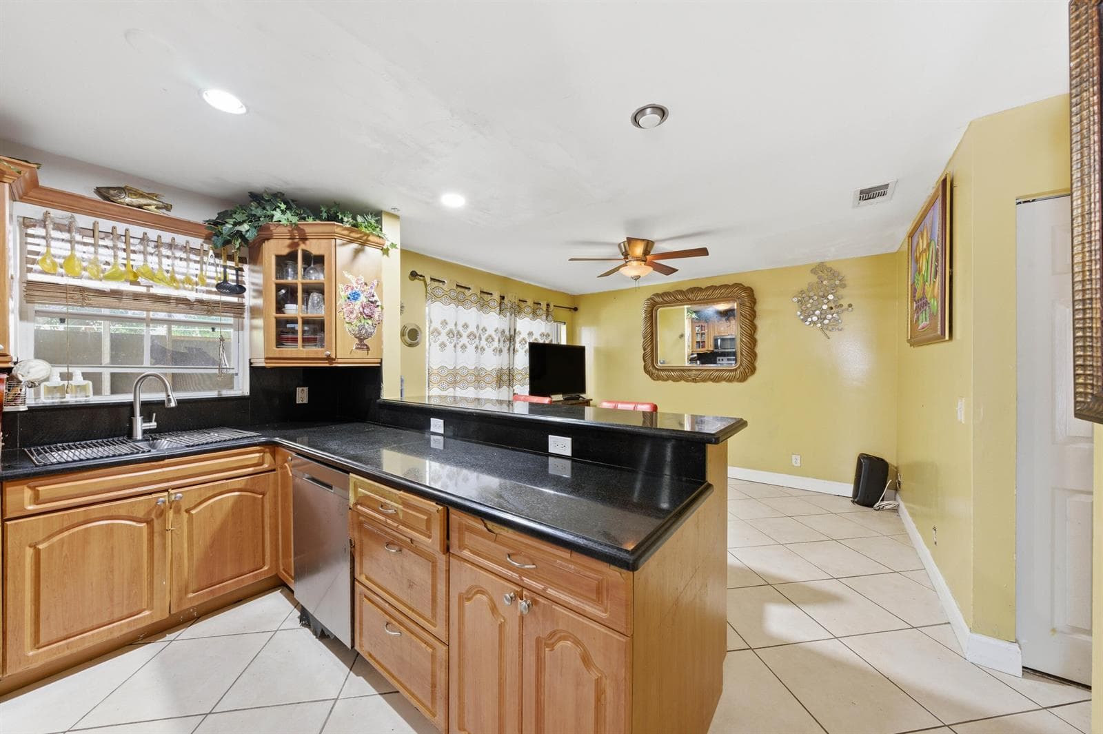 6582 Bayfront Drive, Margate, FL 33063 — zdjęcie 2