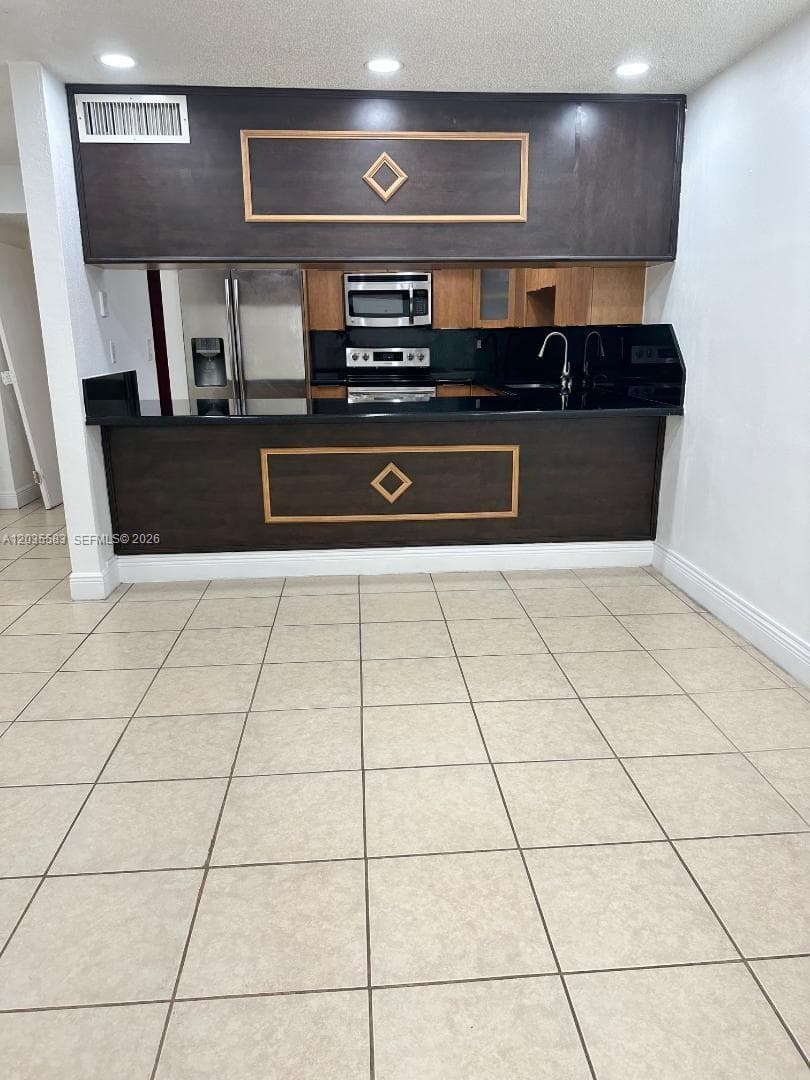 7205 W 3rd Ave, Hialeah, FL 33014 — zdjęcie 2