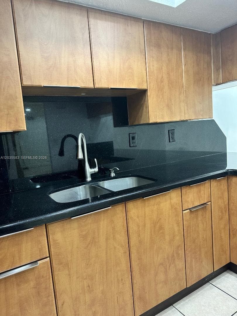7205 W 3rd Ave, Hialeah, FL 33014 — zdjęcie 4