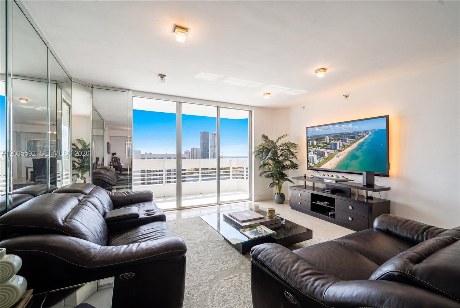 3530 Mystic Pointe Dr # 2013, Aventura, FL 33180 — zdjęcie 2
