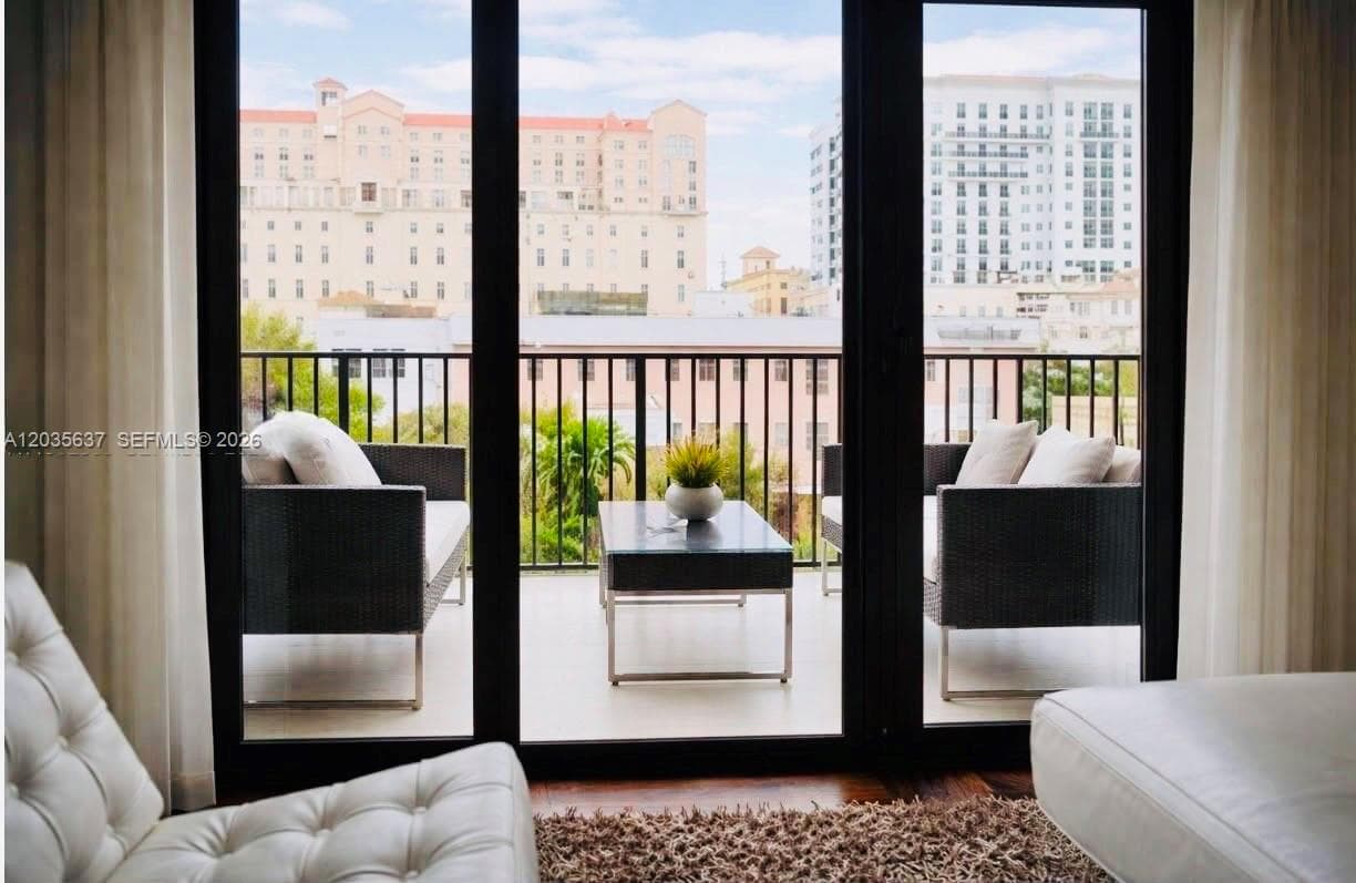100 Andalusia Ave # 402, Coral Gables, FL 33134 — zdjęcie 3