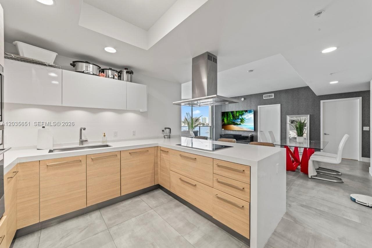 17111 Biscayne Blvd # 503, North Miami Beach, FL 33160 — zdjęcie 5