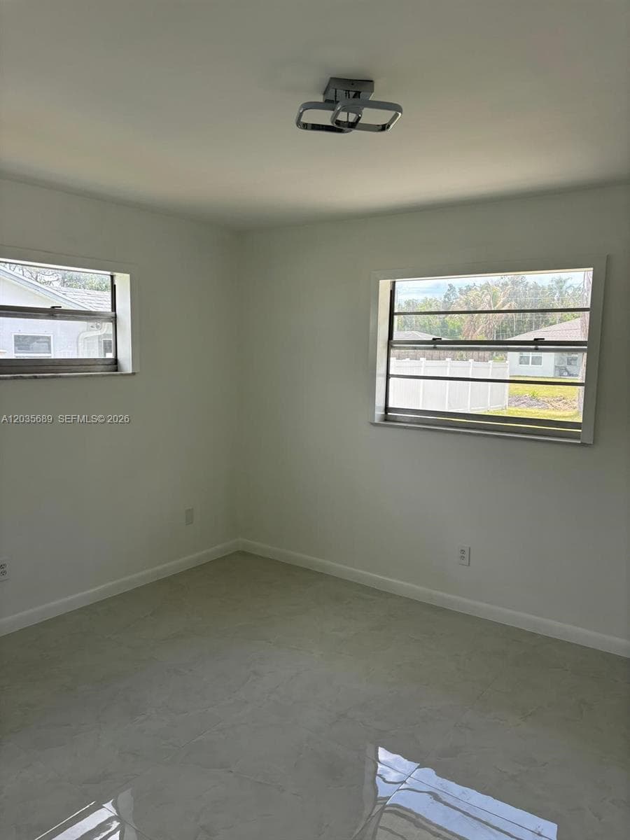 1781 SE Fairfield St, Port St. Lucie, FL 34983 — zdjęcie 5