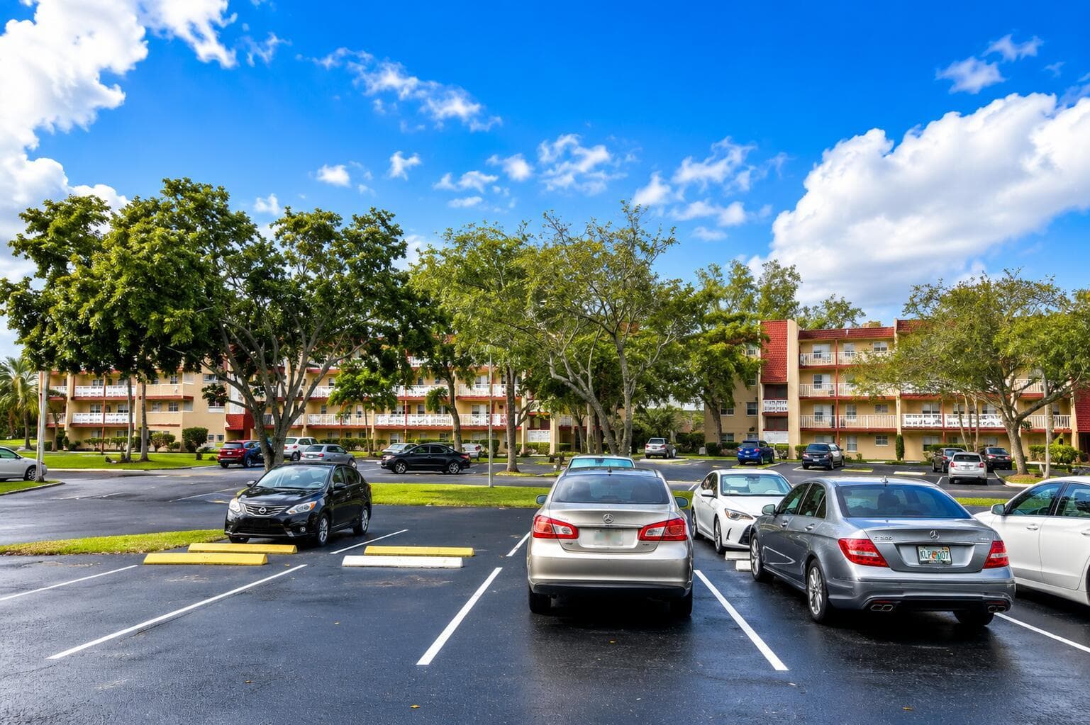 1050 Country Club Drive # 303, Margate, FL 33063 — zdjęcie 2