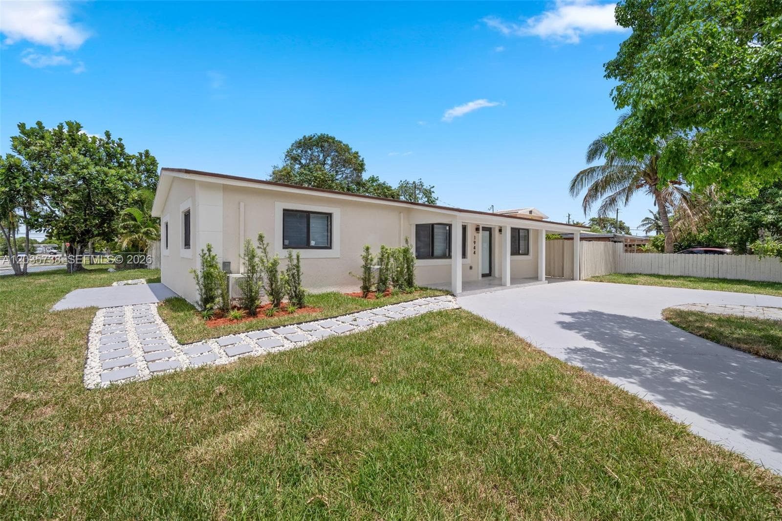 1944 NE 2nd Ave, Pompano Beach, FL 33060 — zdjęcie 2