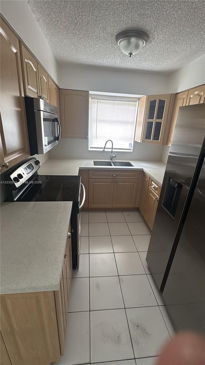 830 W 75th St # 1, Hialeah, FL 33014 — zdjęcie 2