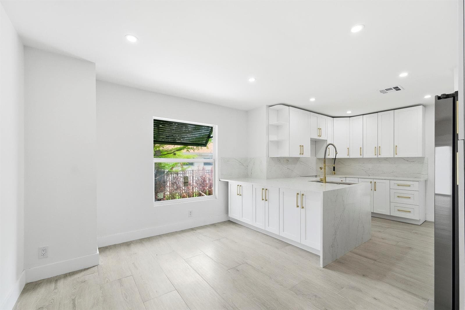 216 NE 23rd Avenue, Pompano Beach, FL 33062 — zdjęcie 3