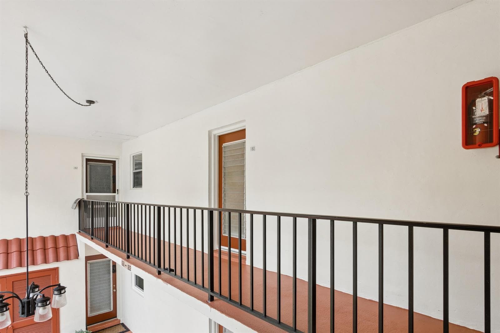 180 Lake Frances Drive, West Palm Beach, FL 33411 — zdjęcie 2