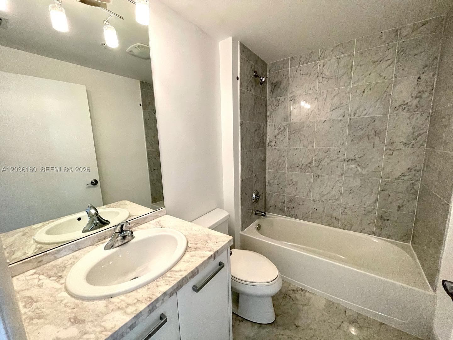 253 NE 2nd St # 2108, Miami, FL 33132 — zdjęcie 4