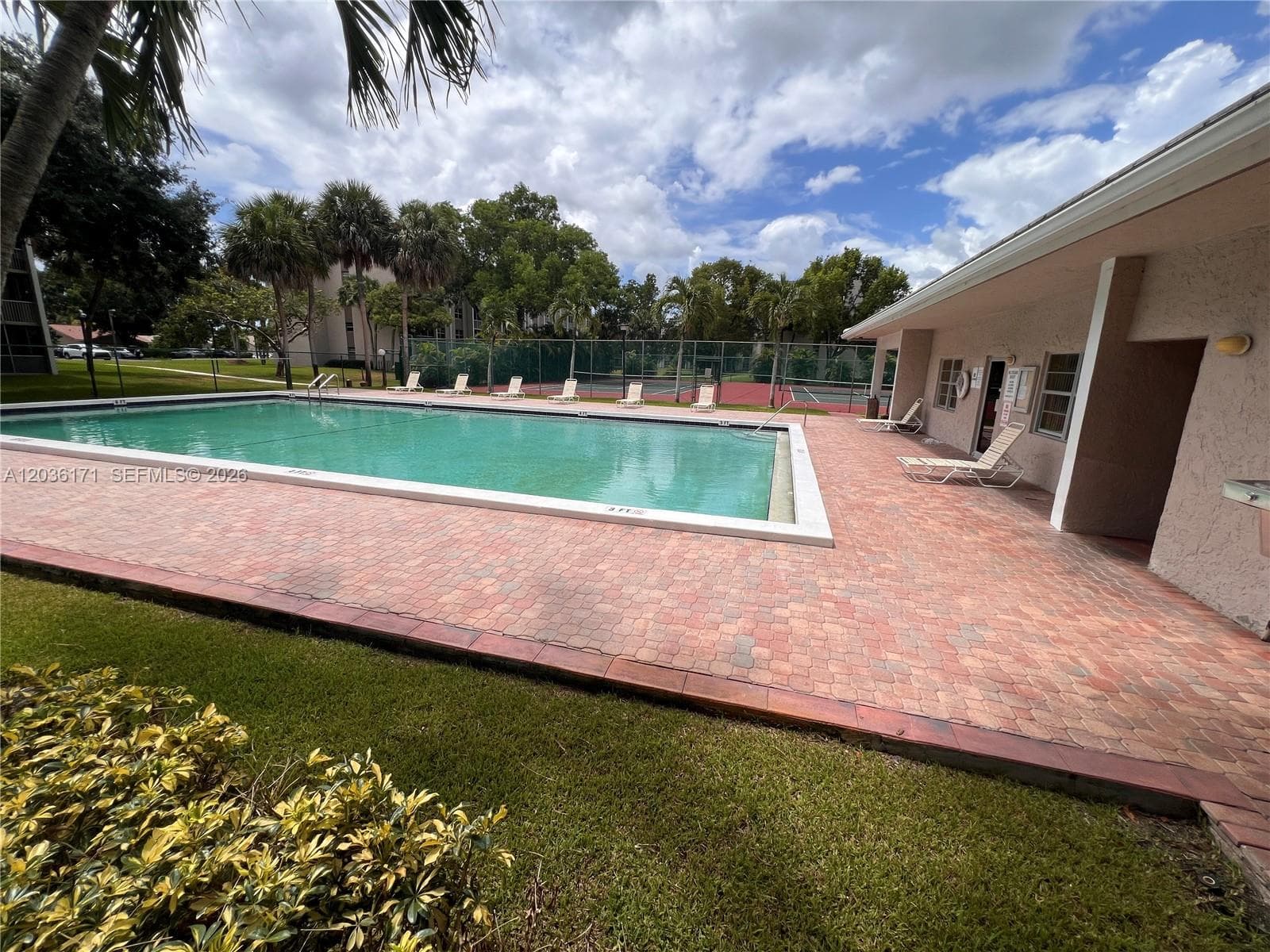 1075 Riverside Dr # 505, Coral Springs, FL 33071 — zdjęcie 3
