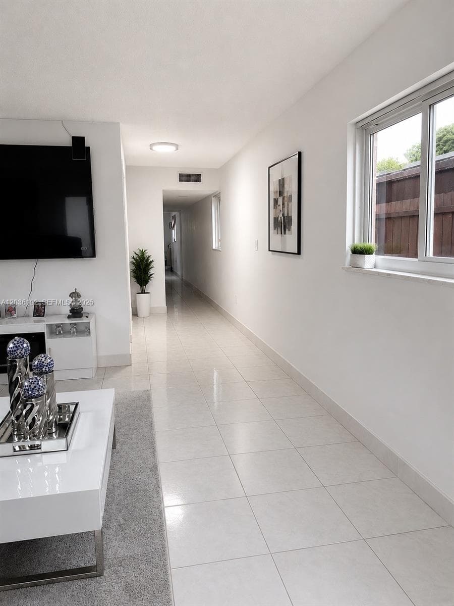 380 W 45th St, Hialeah, FL 33012 — zdjęcie 3