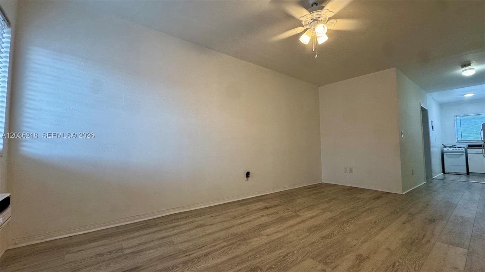7717 Byron Ave # 12, Miami Beach, FL 33141 — zdjęcie 2
