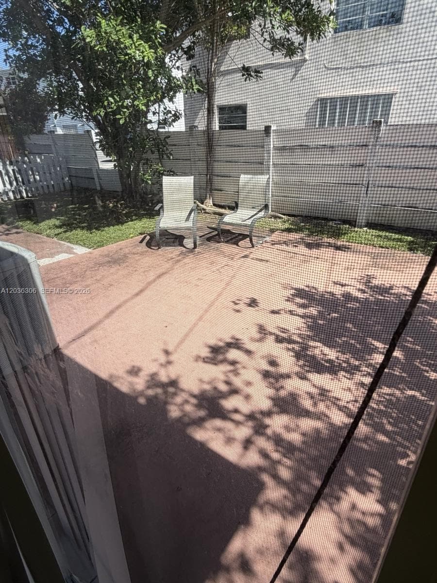 812 NE 2nd St # 2, Hallandale Beach, FL 33009 — zdjęcie 2
