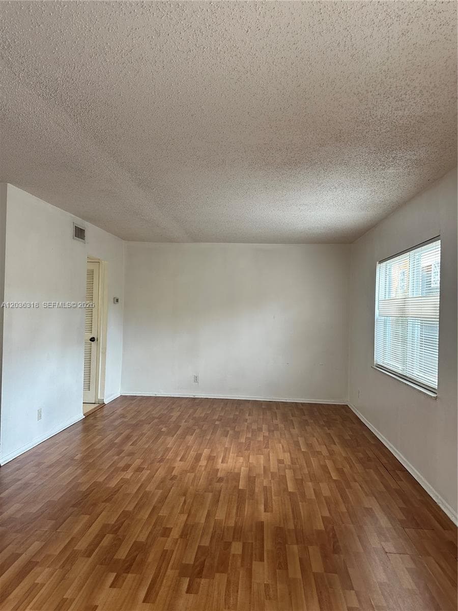 18101 NW 68th Ave # B201, Hialeah, FL 33015 — zdjęcie 4