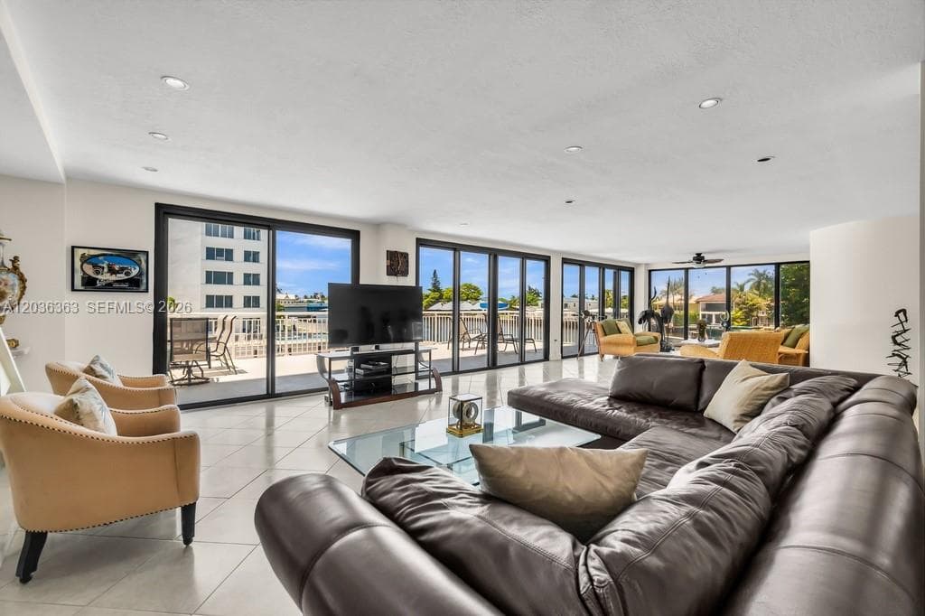 3100 NE 48th St # 212, Fort Lauderdale, FL 33308 — zdjęcie 5