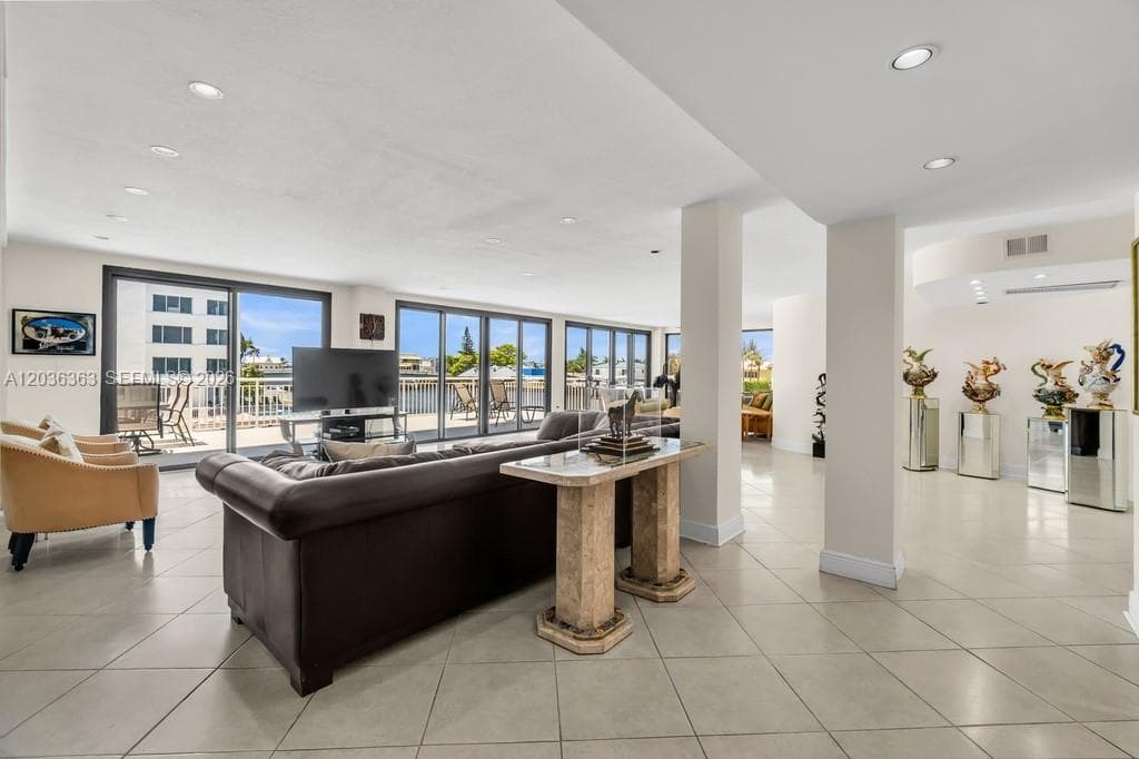3100 NE 48th St # 212, Fort Lauderdale, FL 33308 — zdjęcie 4