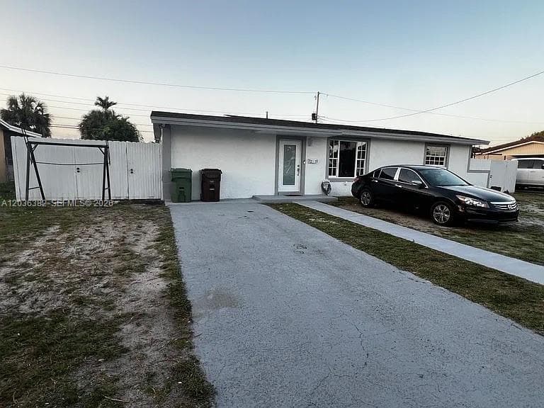 1271 W 79th St, Hialeah, FL 33014 — zdjęcie 2