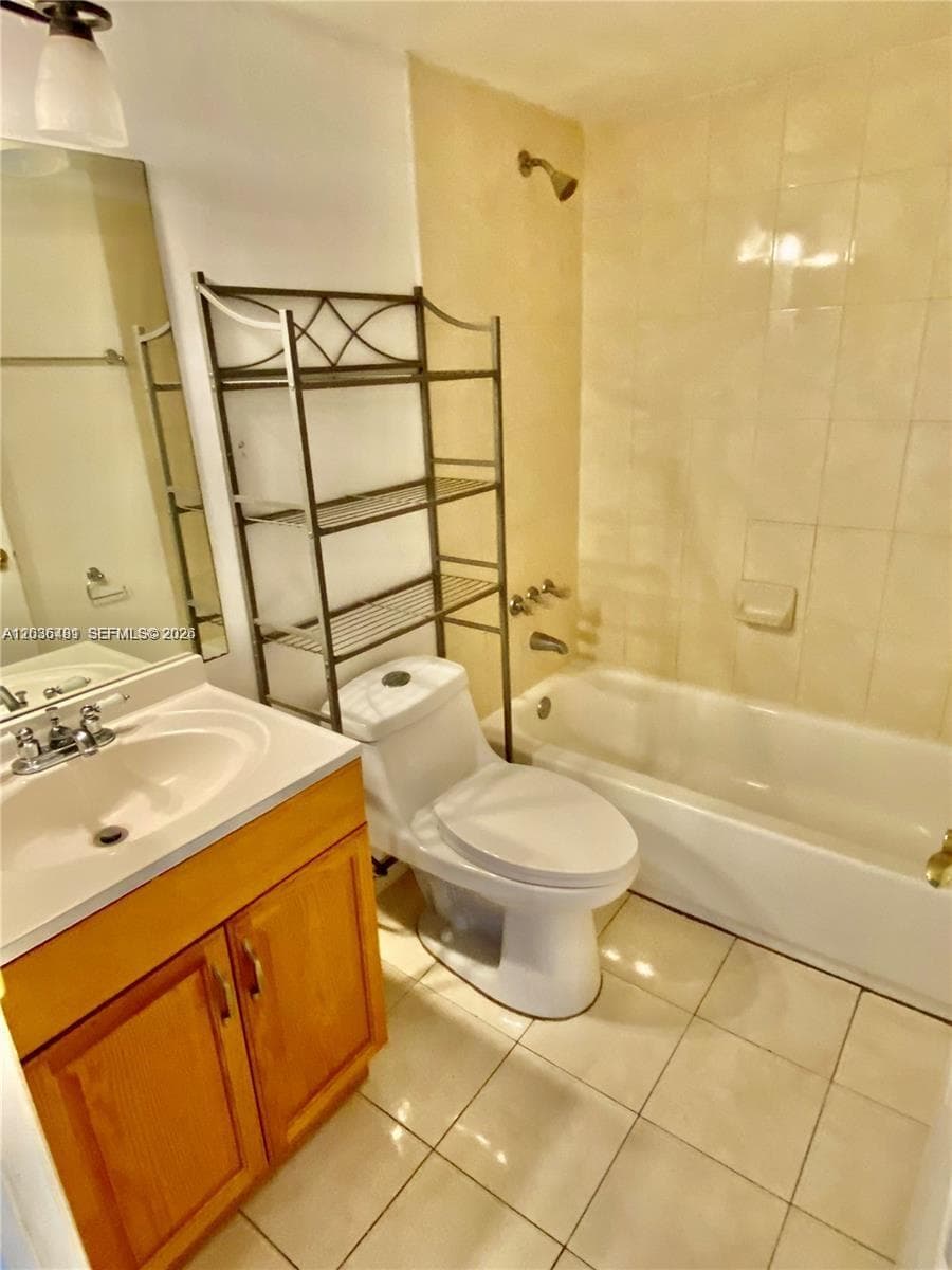 300 W Palm Cir W # 208, Pembroke Pines, FL 33025 — zdjęcie 2