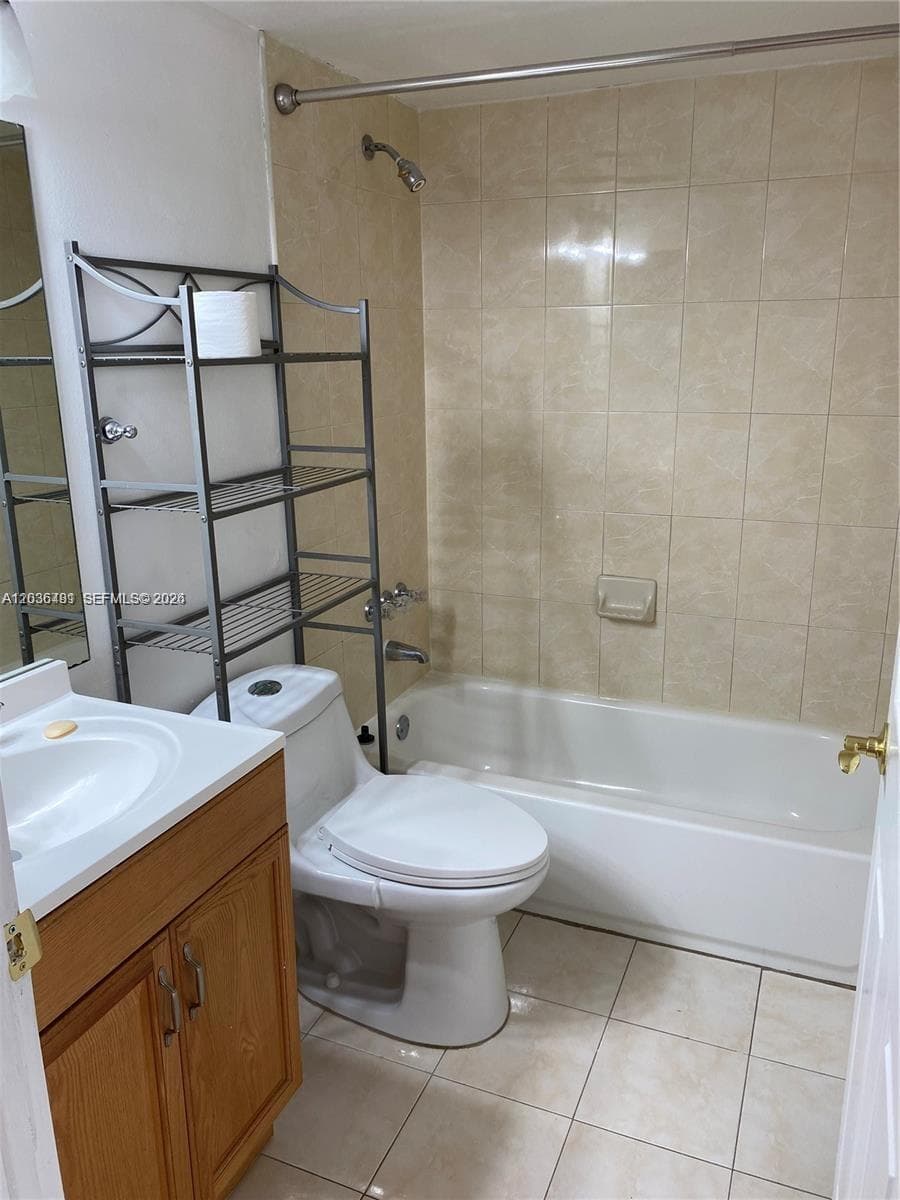 300 W Palm Cir W # 208, Pembroke Pines, FL 33025 — zdjęcie 3