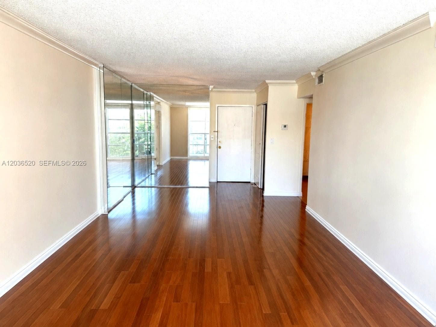 501 Three Islands Blvd # 303, Hallandale Beach, FL 33009 — zdjęcie 3