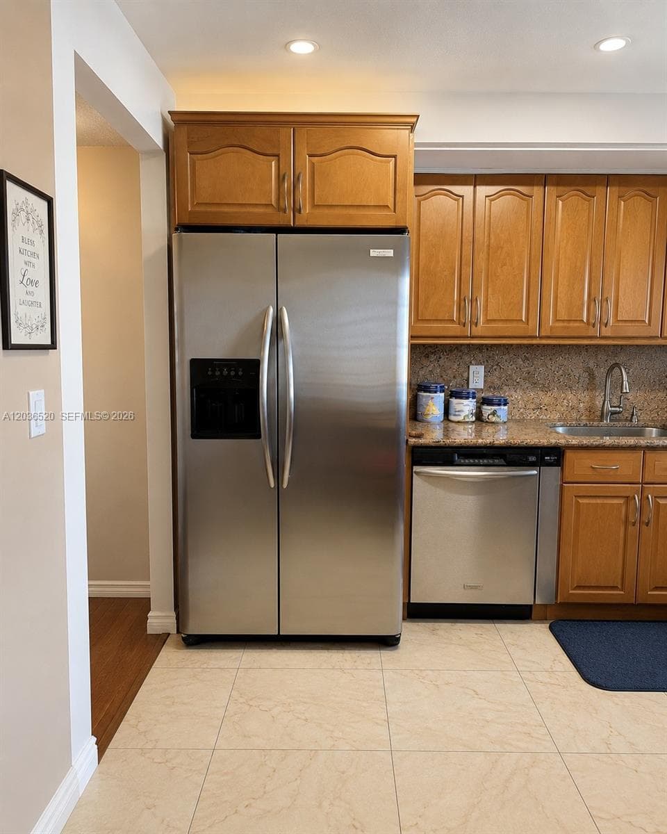 501 Three Islands Blvd # 303, Hallandale Beach, FL 33009 — zdjęcie 5
