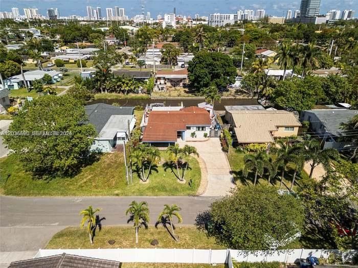 707 SW 3rd Ave, Hallandale Beach, FL 33009 — zdjęcie 3
