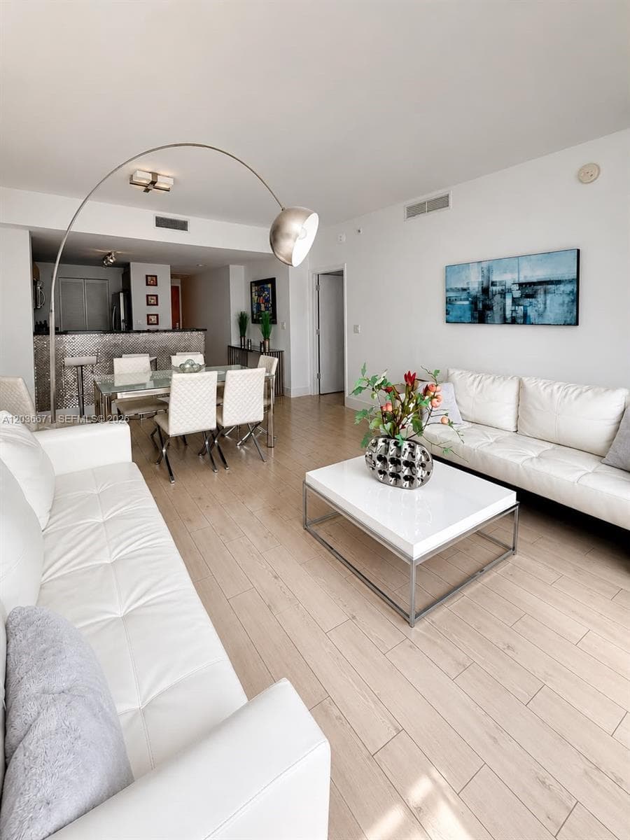 253 NE 2nd St # 3004, Miami, FL 33132 — zdjęcie 3