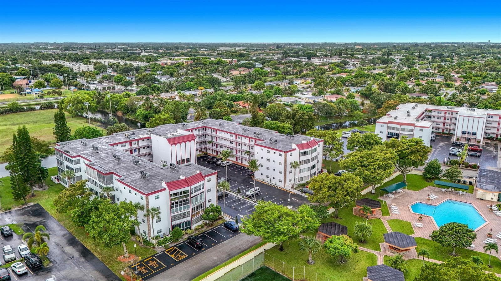 4270 NW 40th Street # 401, Lauderdale Lakes, FL 33319 — zdjęcie 2