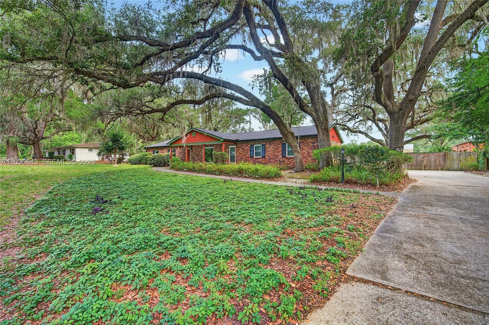 1944 SW 48th Avenue, Gainesville, FL 32608 — zdjęcie 2